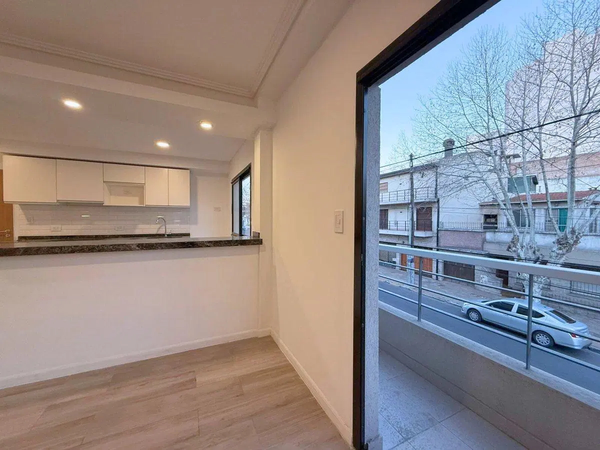 VENTA DEPARTAMENTO 3 AMBIENTES BERNAL CENTRO 5