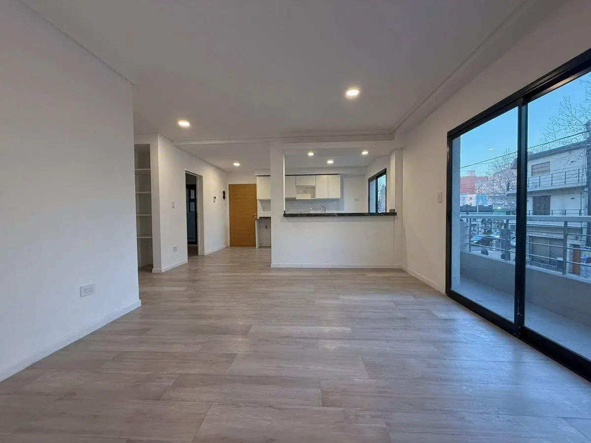 VENTA DEPARTAMENTO 3 AMBIENTES BERNAL CENTRO 2
