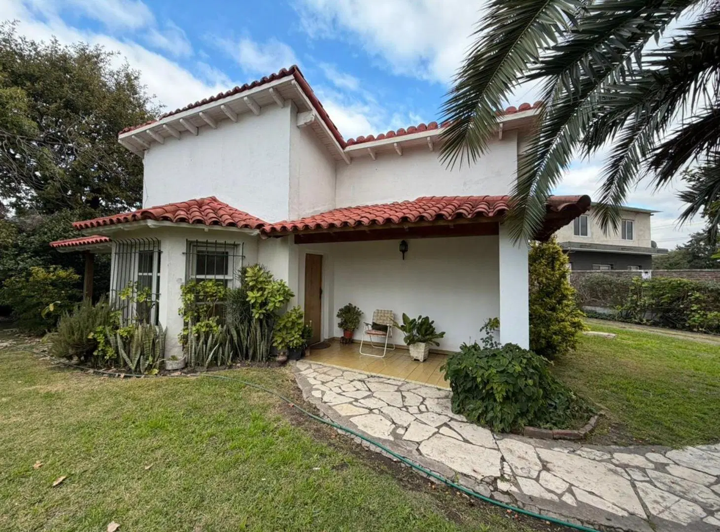 VENTA CASA 4 AMBIENTES CON PARQUE EN BOSQUES 5