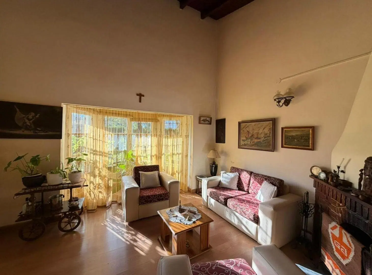 VENTA CASA 4 AMBIENTES CON PARQUE EN BOSQUES 2