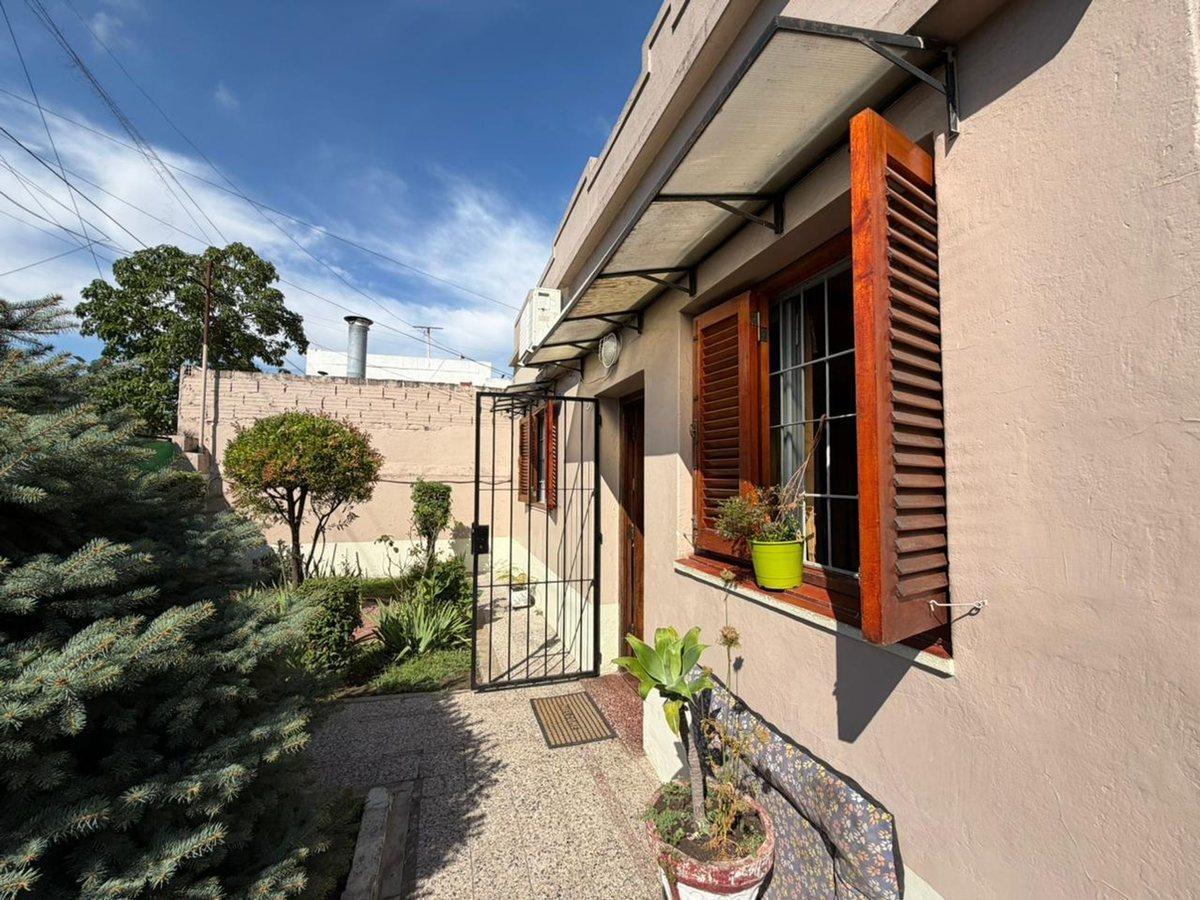 VENTA CASA Y LOTE EN SARANDI