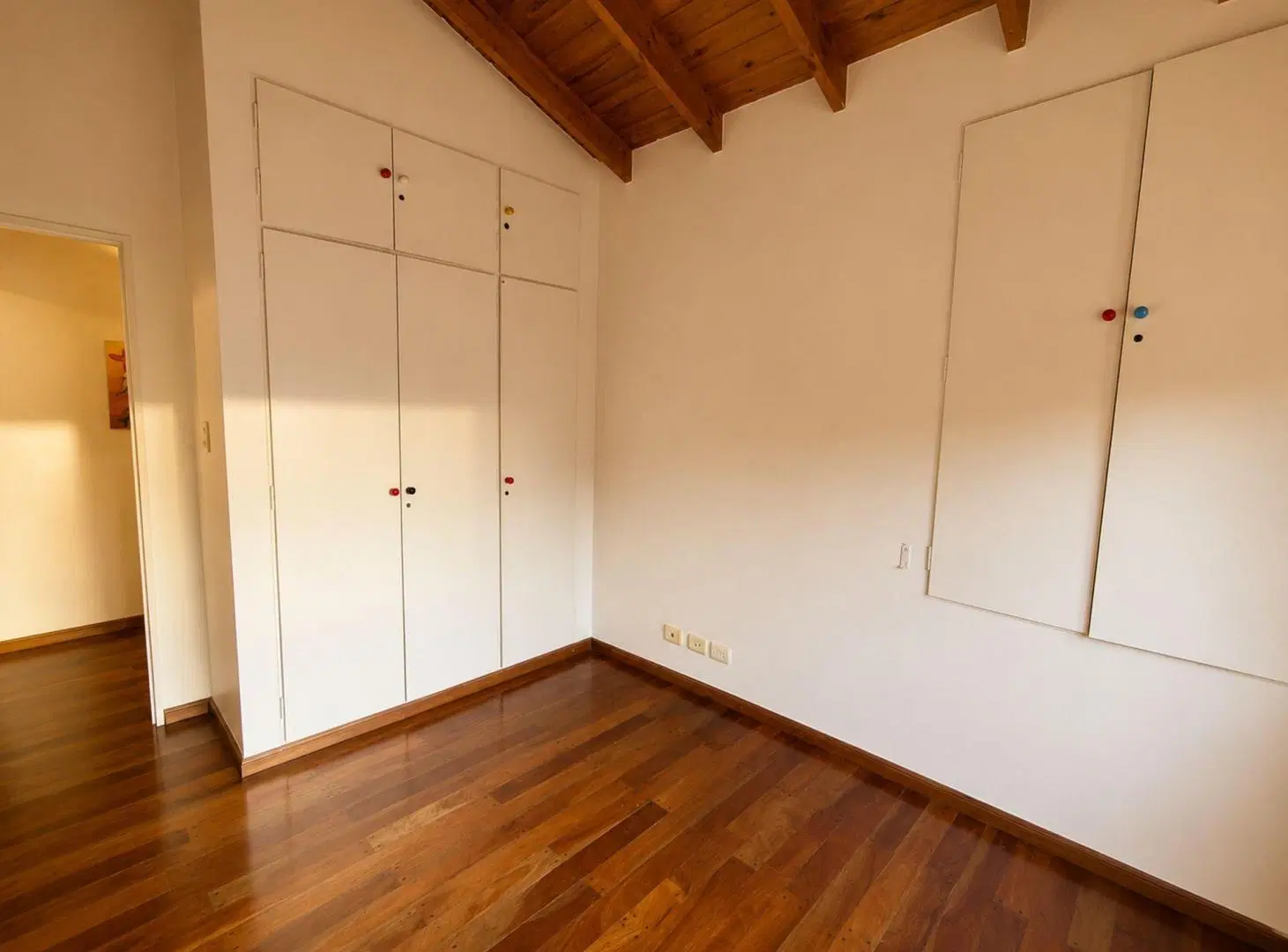 VENTA CASA 5 AMBIENTE BERNAL 3