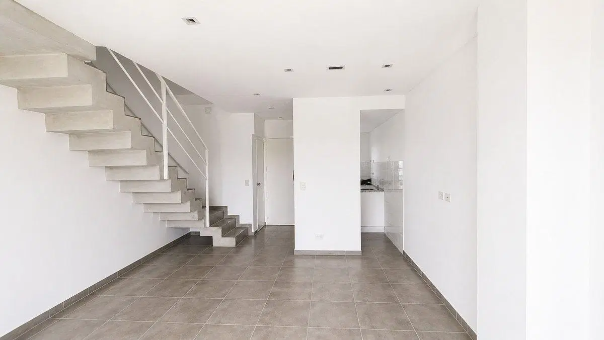 ALQUILER DEPARTAMENTO 3 AMB BALCÓN COCHERA BERNAL 5