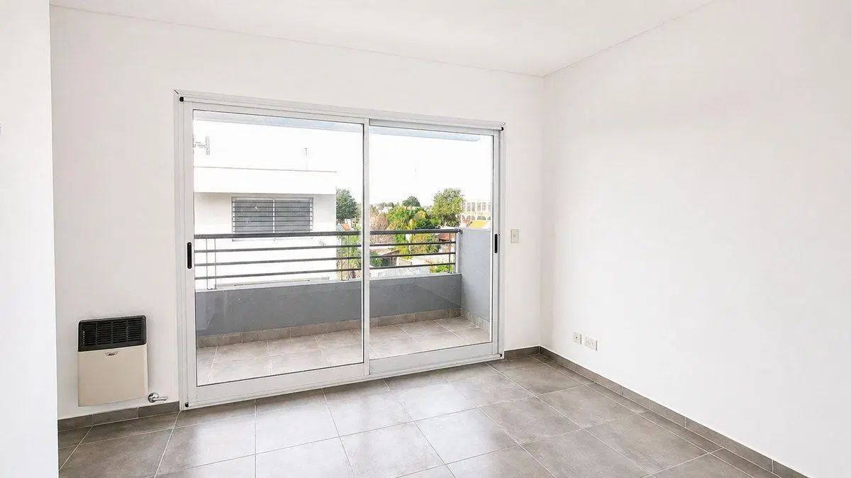 ALQUILER DEPARTAMENTO 2 AMB BALCÓN COCHERA BERNAL 2
