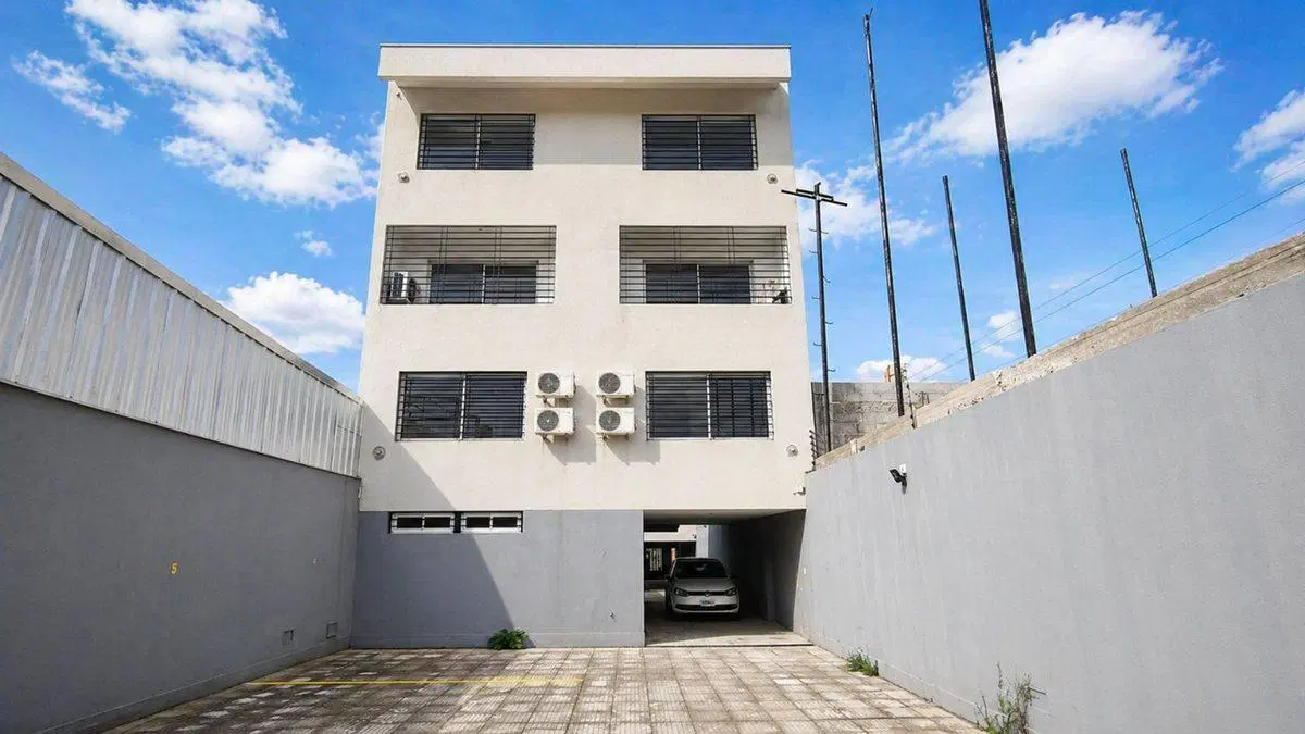ALQUILER DEPARTAMENTO 2 AMB BALCÓN COCHERA BERNAL 5