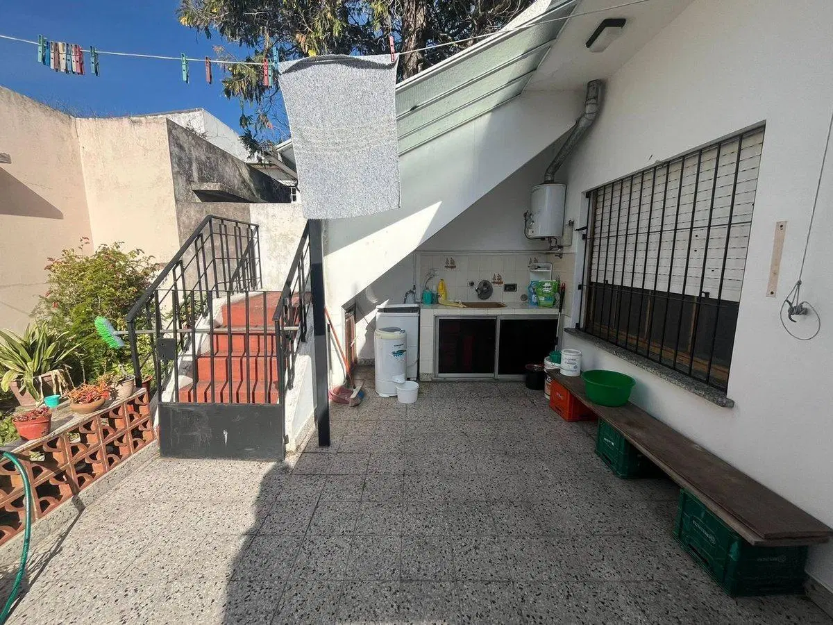 VENTA PH DE 3 AMB CON PATIO Y COCHERA EN BERNAL 5