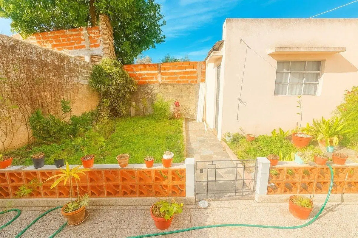 VENTA PH DE 3 AMB CON PATIO Y COCHERA EN BERNAL 4