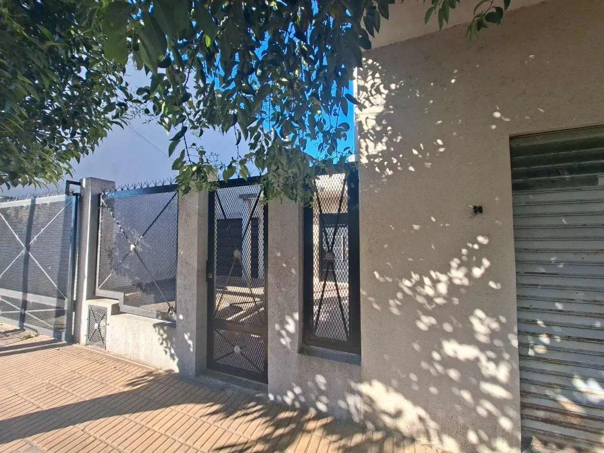 VENTA CASA 3 AMB CON PATIO Y LOCAL, BERAZATEGUI 4
