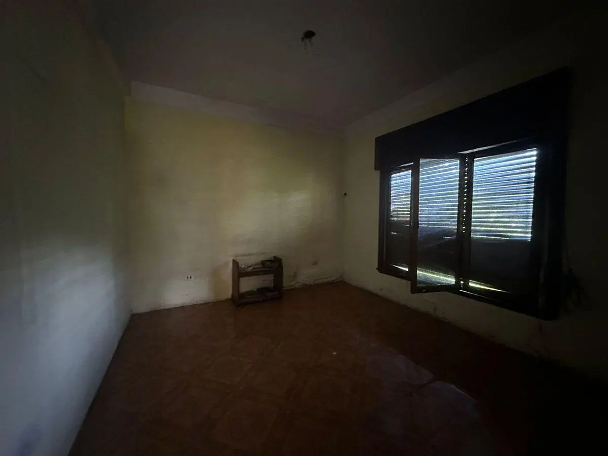 VENTA CASA Y  LOTE LINDERO BERAZATEGUI 4