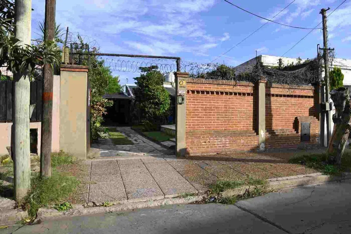 Casa 5 Ambientes con Garaje en Bernal en Venta 2