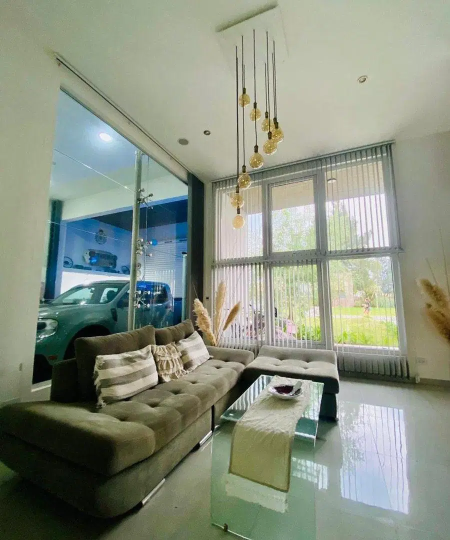 VENTA CASA 5 AMBIENTES, EN AREA 60. 3
