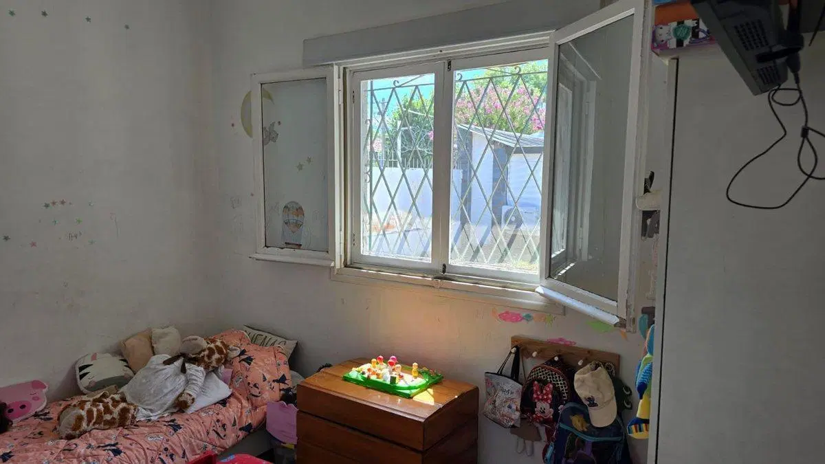 VENTA CASA 3 AMBIENTES CON COCHERA EN QUILMES 5