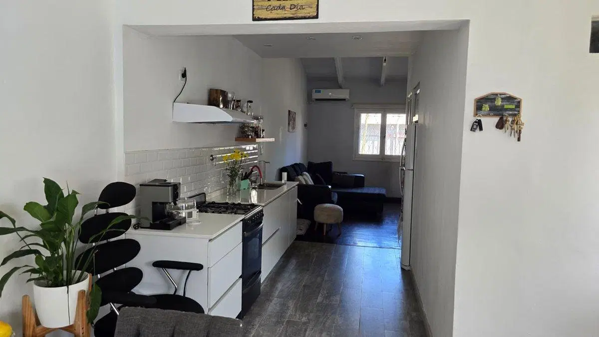 VENTA CASA 3 AMBIENTES CON COCHERA EN QUILMES 2