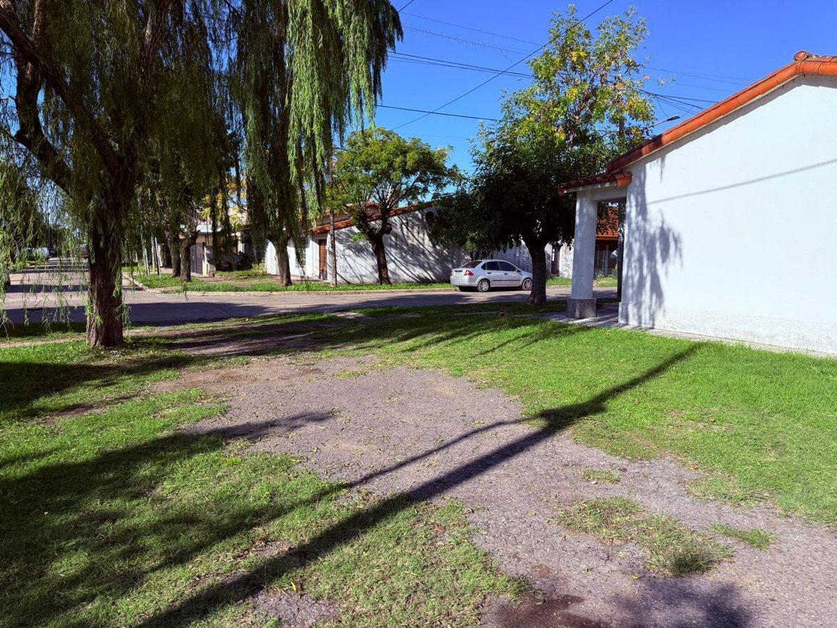 VENTA CASA 3 AMB. CON COCHERA EN QUILMES OESTE