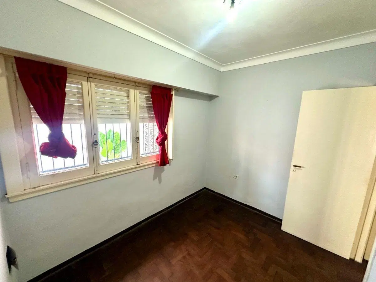 VENTA CASA 3 AMBIENTES CON JARDIN QUILMES 3