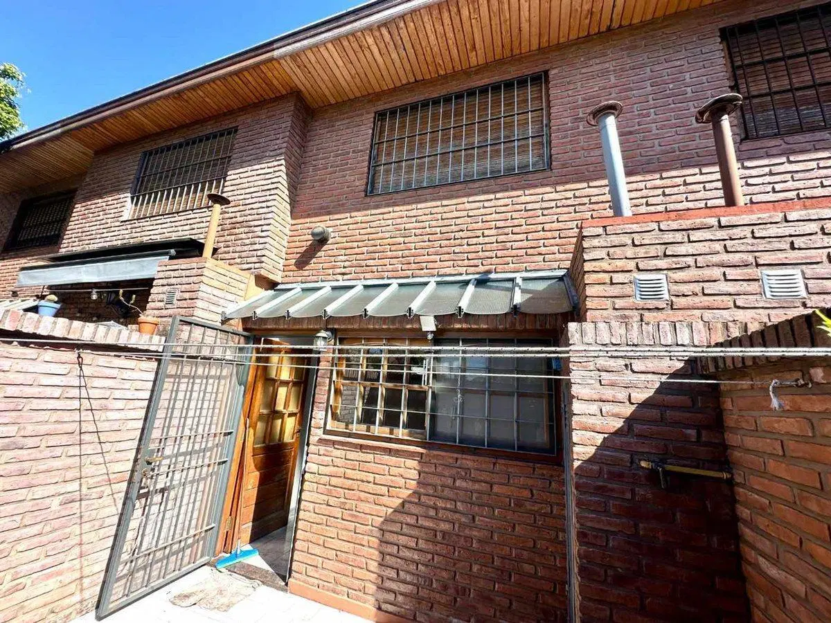 VENTA DUPLEX 3 AMBIENTES CON COCHERA EN  BERNAL 5