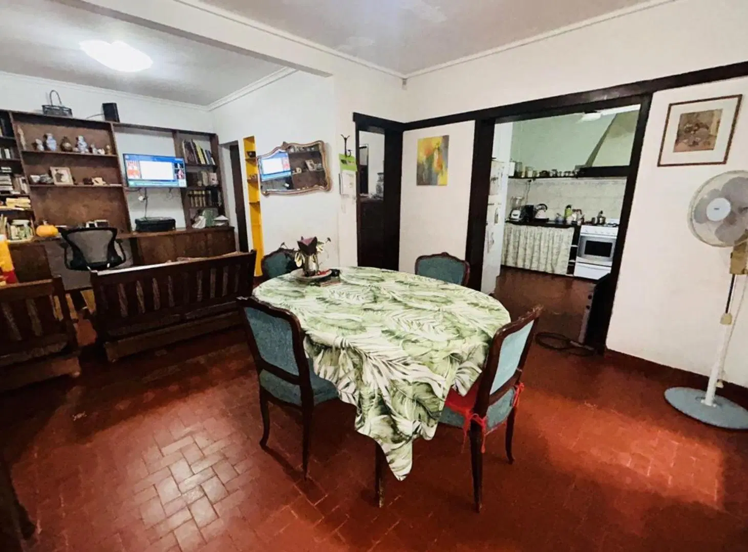 VENTA CASA 4 AMBIENTES  2 PLANTAS  COCHERA QUILMES 5