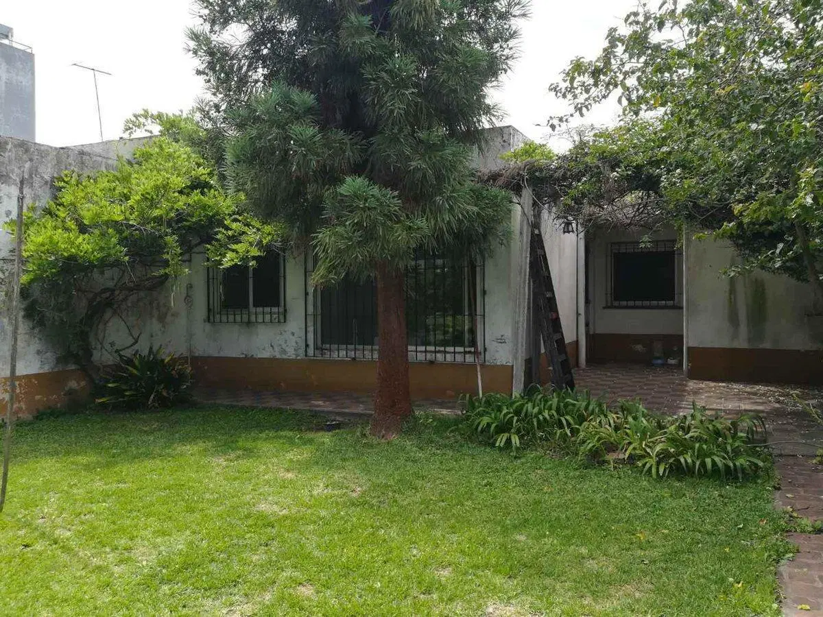 VENTA CASA 3 AMBIENTES CON LOCAL BERAZATEGUI 5