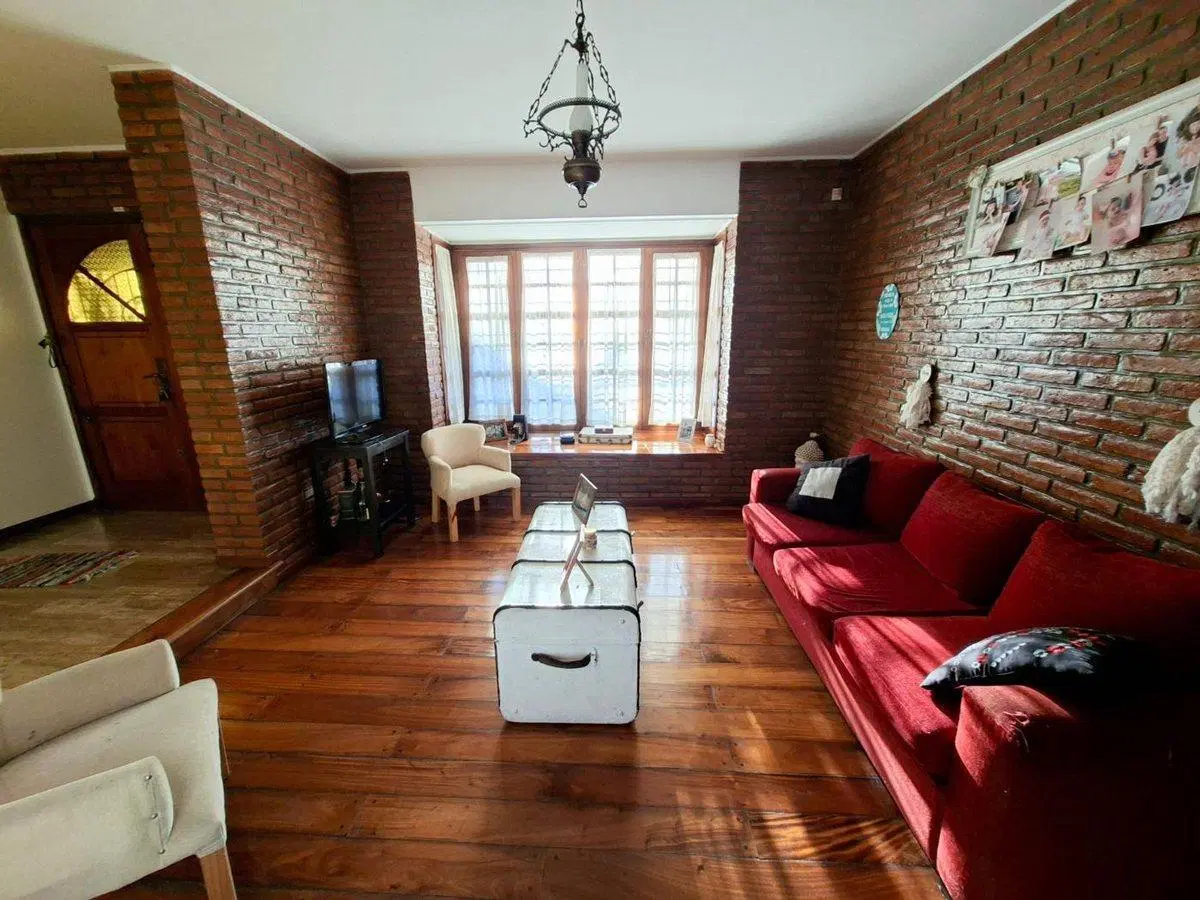 VENTA CASA 4 AMBIENTES EN DON BOSCO 2