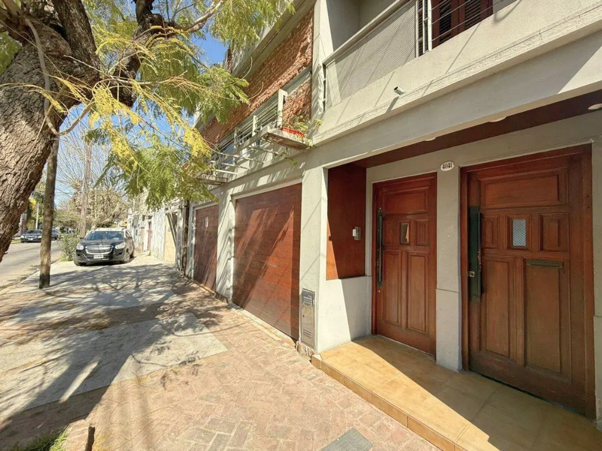 VENTA PH 3 AMBIENTES CON PATIO, AMPLIO, SARANDÍ 3