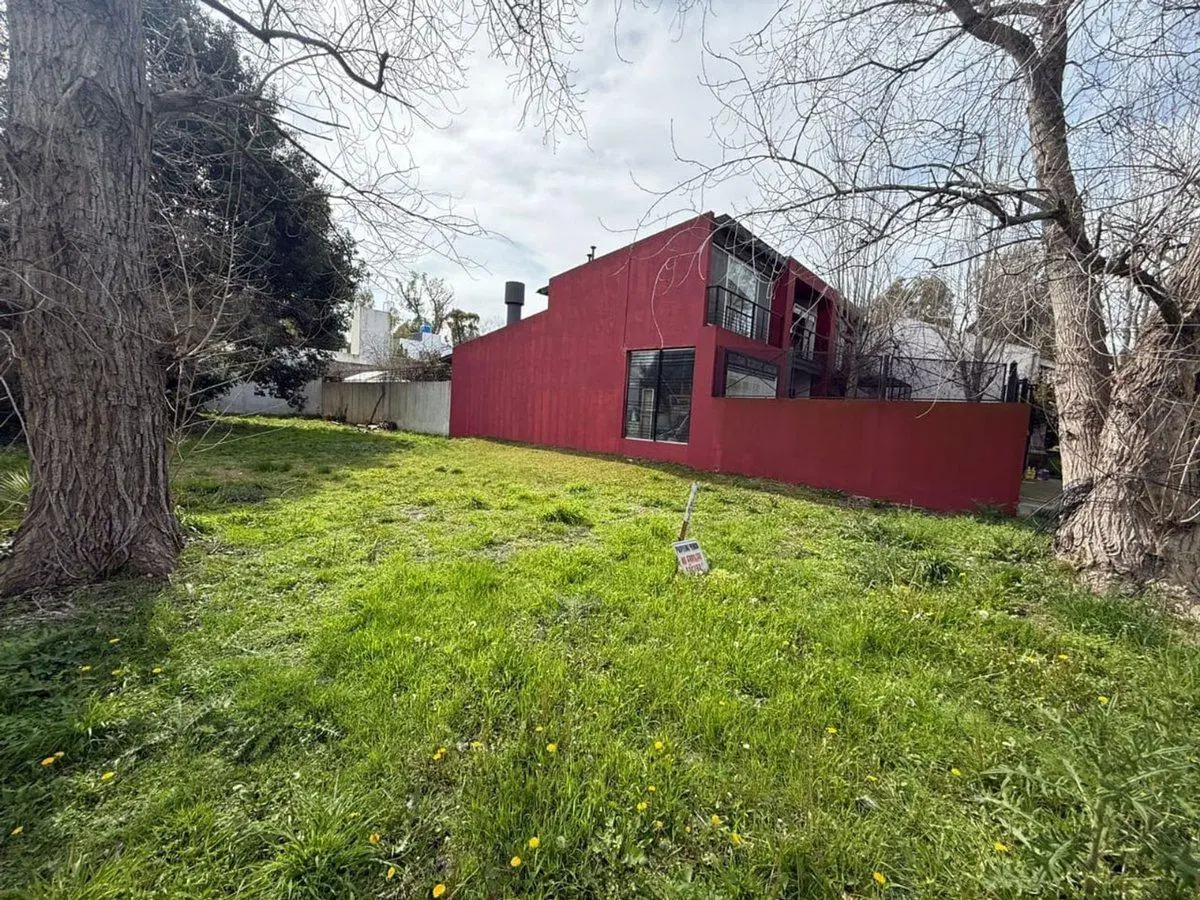 VENTA LOTE  EN BARRIO "EL CARMENCITO" HUDSON 8