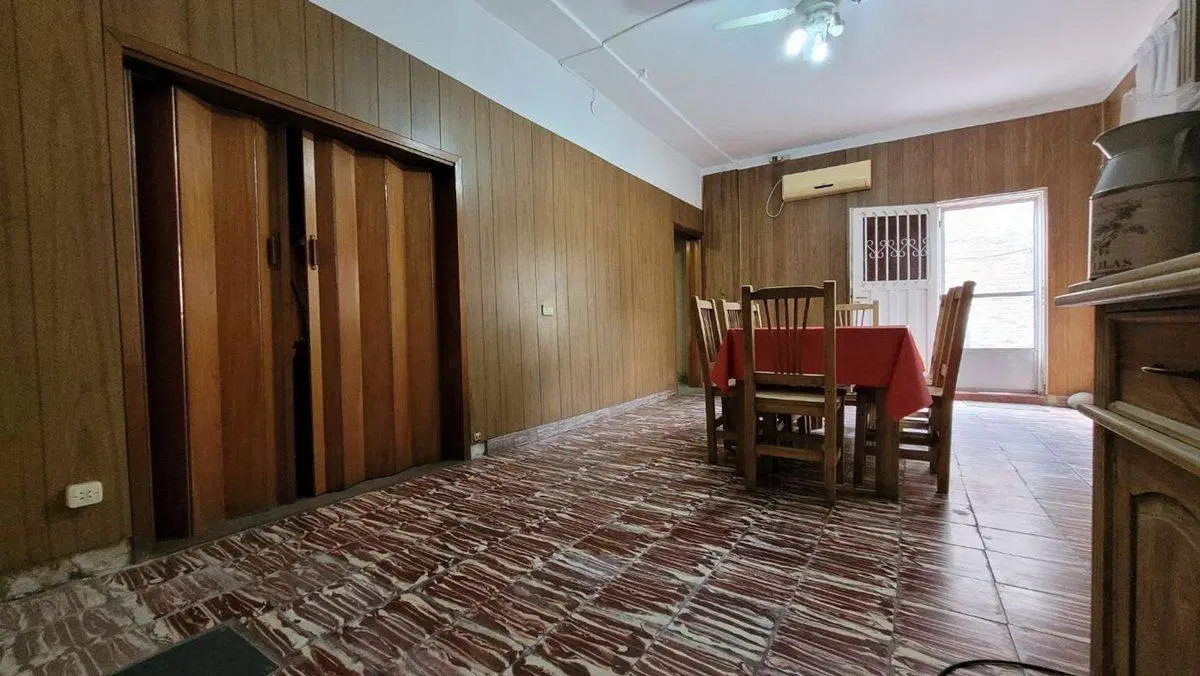 VENTA CASA 4 AMBIENTES CON JARDIN. TEMPERLEY 2