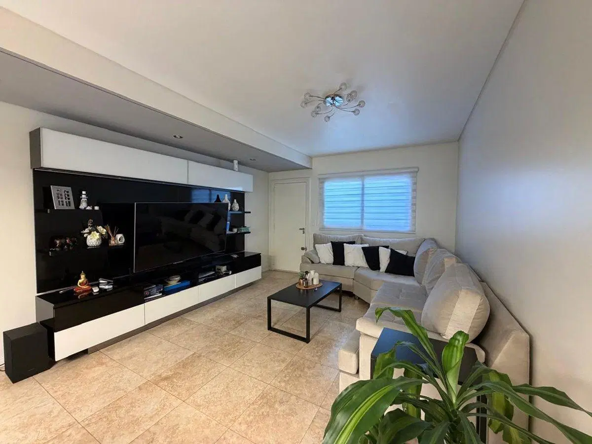 VENTA DUPLEX 4 AMBIENTES EN QUILMES CON COCHERA 2