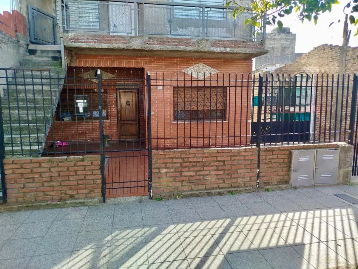 VENTA PH TIPO CASA 4 AMBIENTES 2