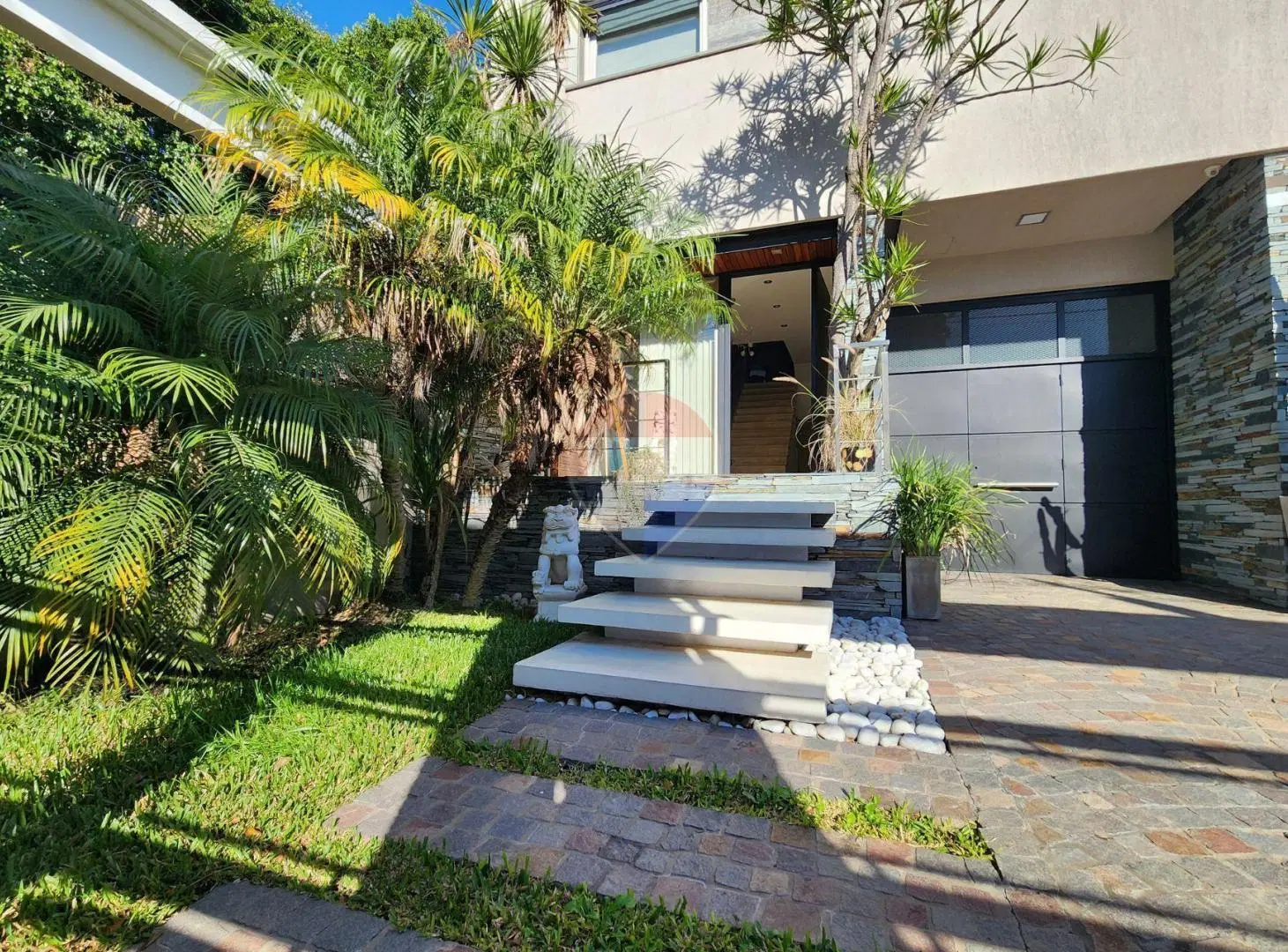 VENTA CASA 5 AMB C/PILETA EN QUILMES 4