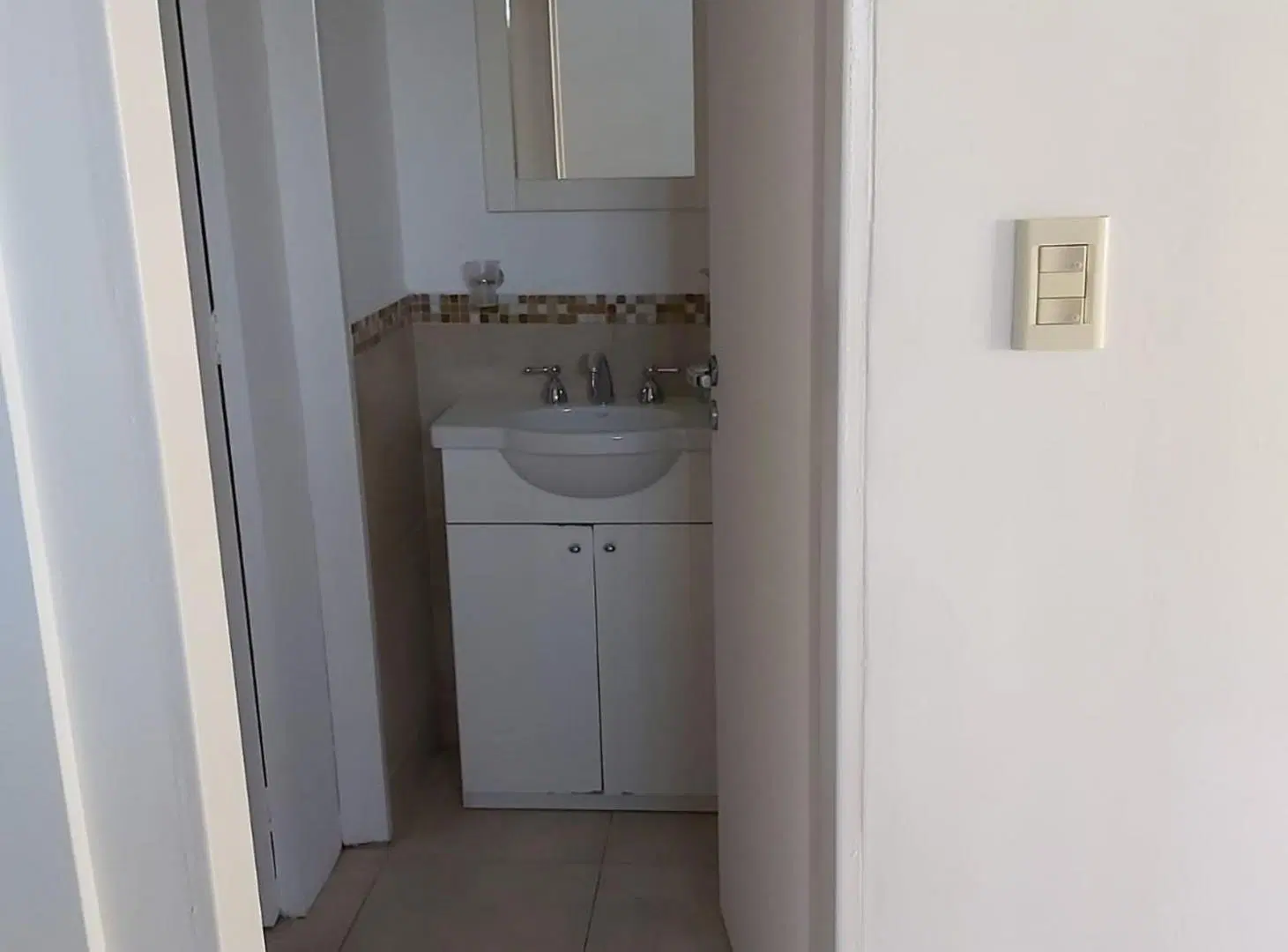 Venta departamento dos amb en Bernal con cochera 2