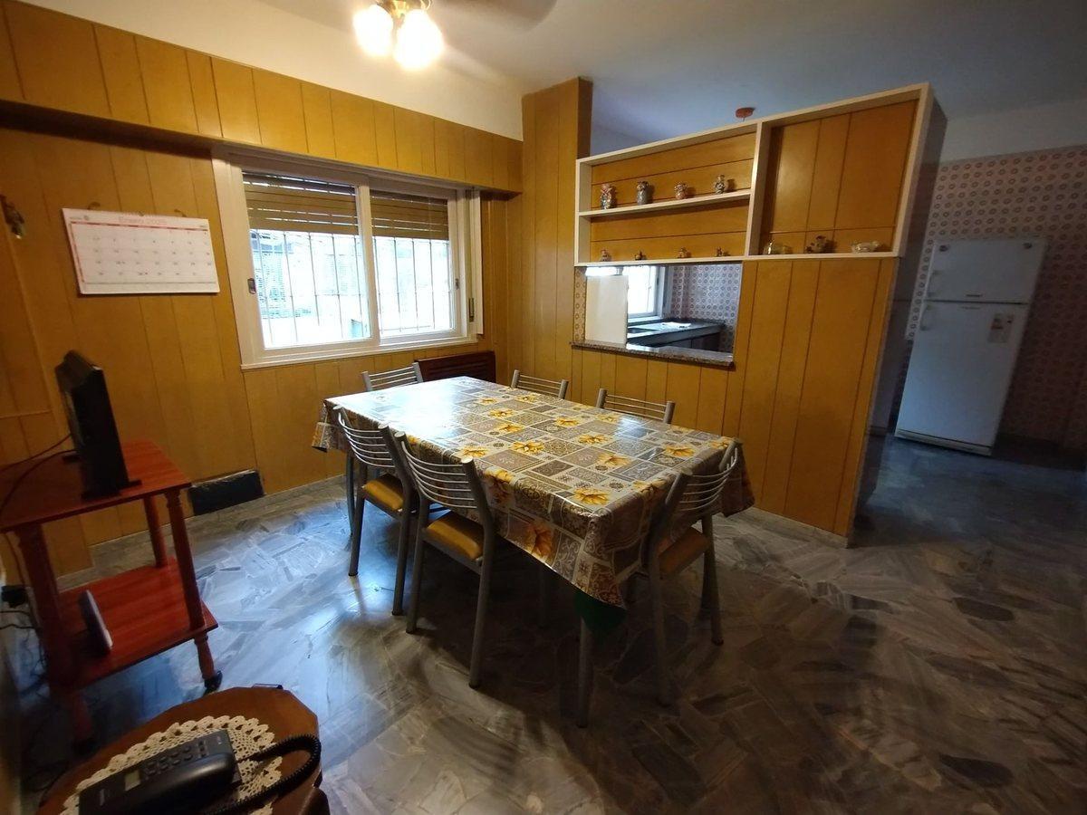 Foto de Casa 5 ambientes en venta con cochera en Bernal, imagen 4