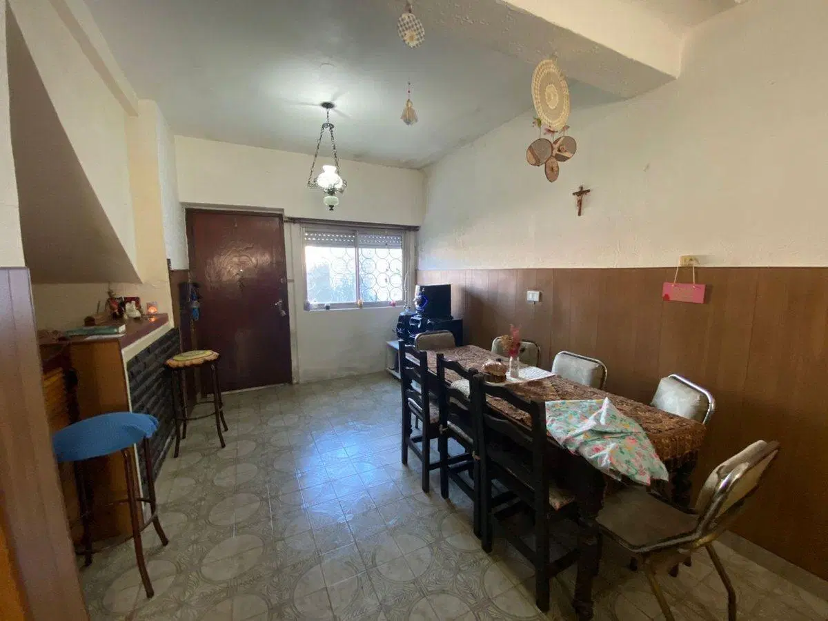 VENTA CASA  4 AMB CON PARQUE Y GARAGE EN BERNAL 2