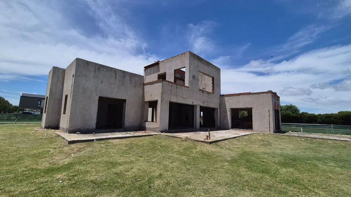 CASA EN CONSTRUCCIÓN EN CAMPOS DE ROCA II EN VENTA 3