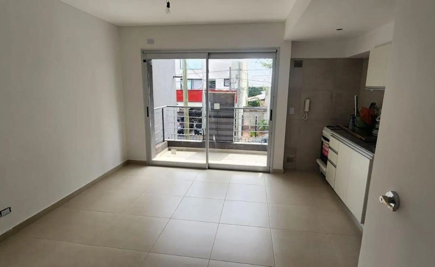 VENTA DEPTO 2 AMB TOILETTE BALCON ESTRENAR BERNAL 3