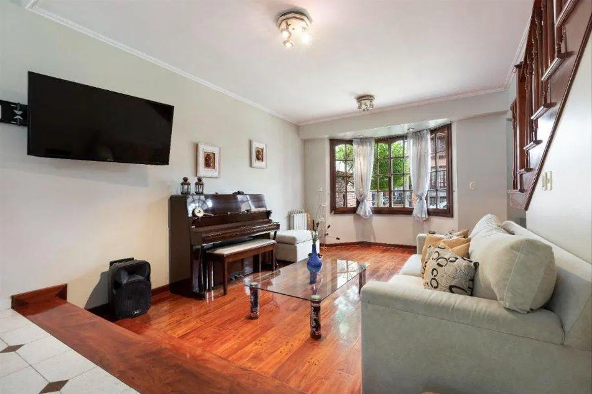 VENTA CASA QUILMES OESTE 3 PLANTAS 5 ambientes 5