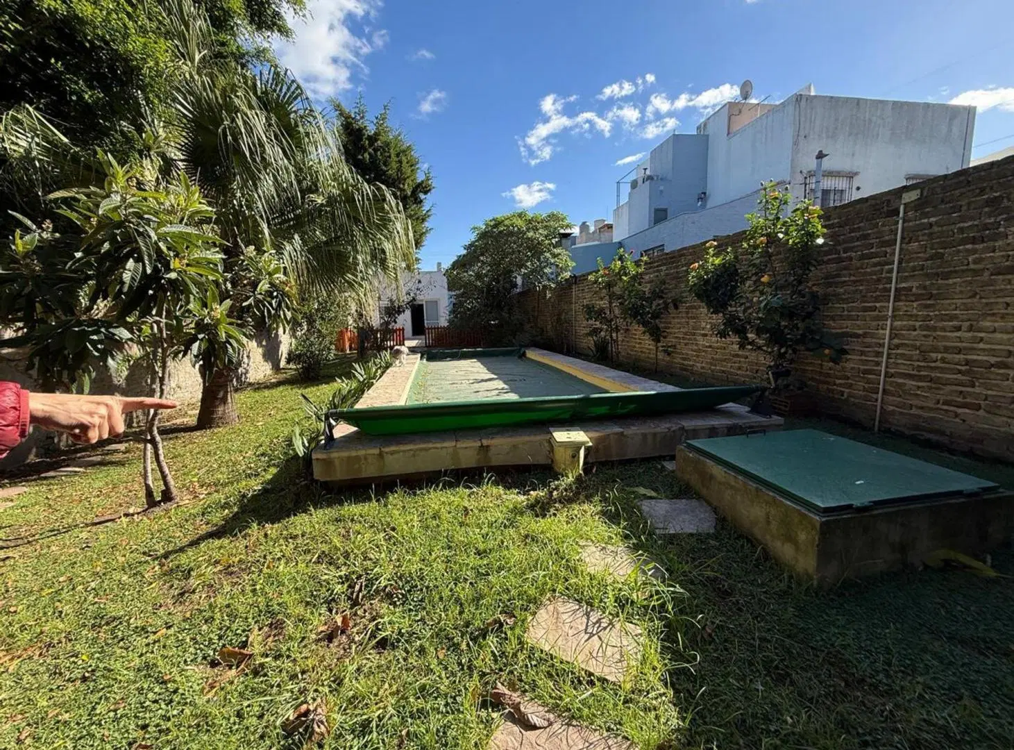VENTA CASA 2 AMB JARDIN, COCHERA PILETA BERNAL 3