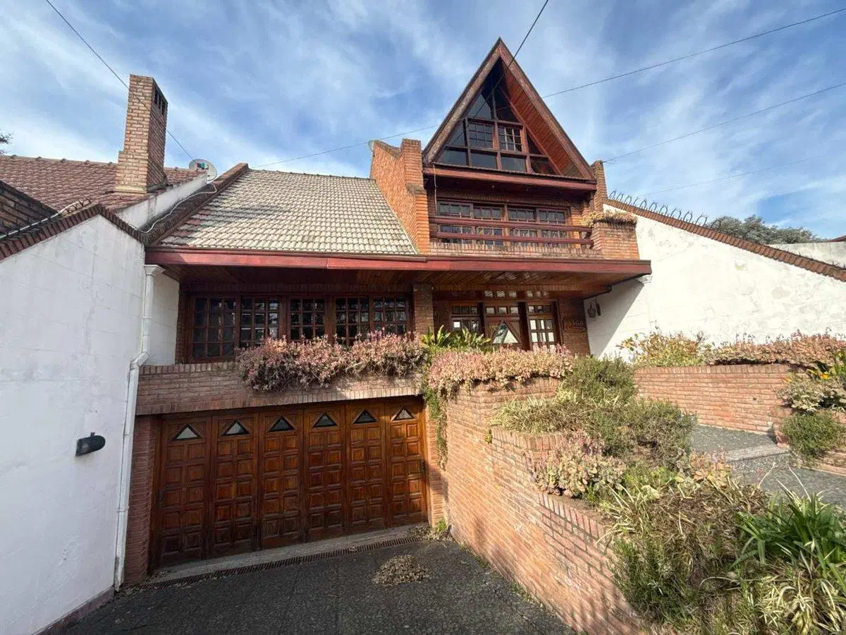 VENTA CASA 5 AMB CON PISCINA Y COCHERA - QUILMES 5