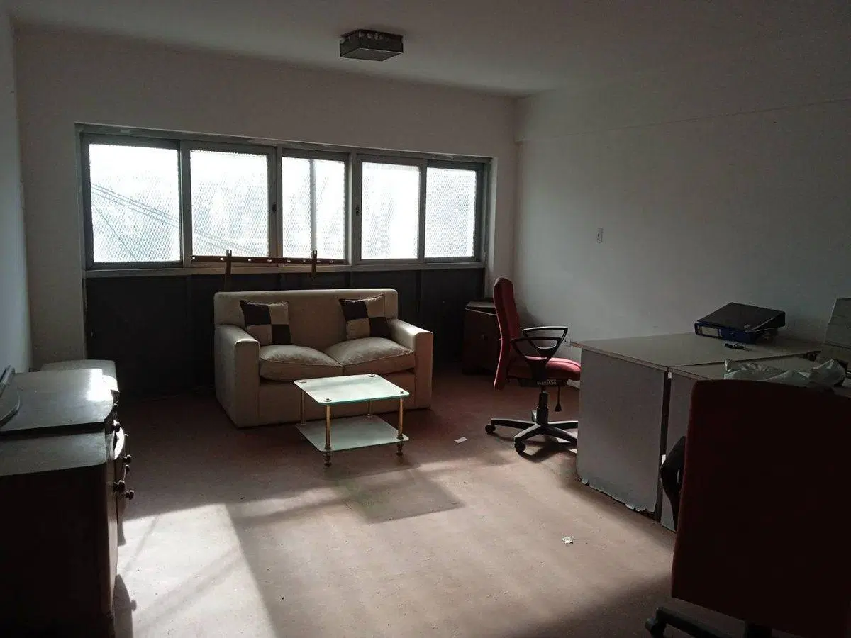 VENTA DEPOSITO CON 5 DEPTOS EN BLOCK AVELLANEDA 5