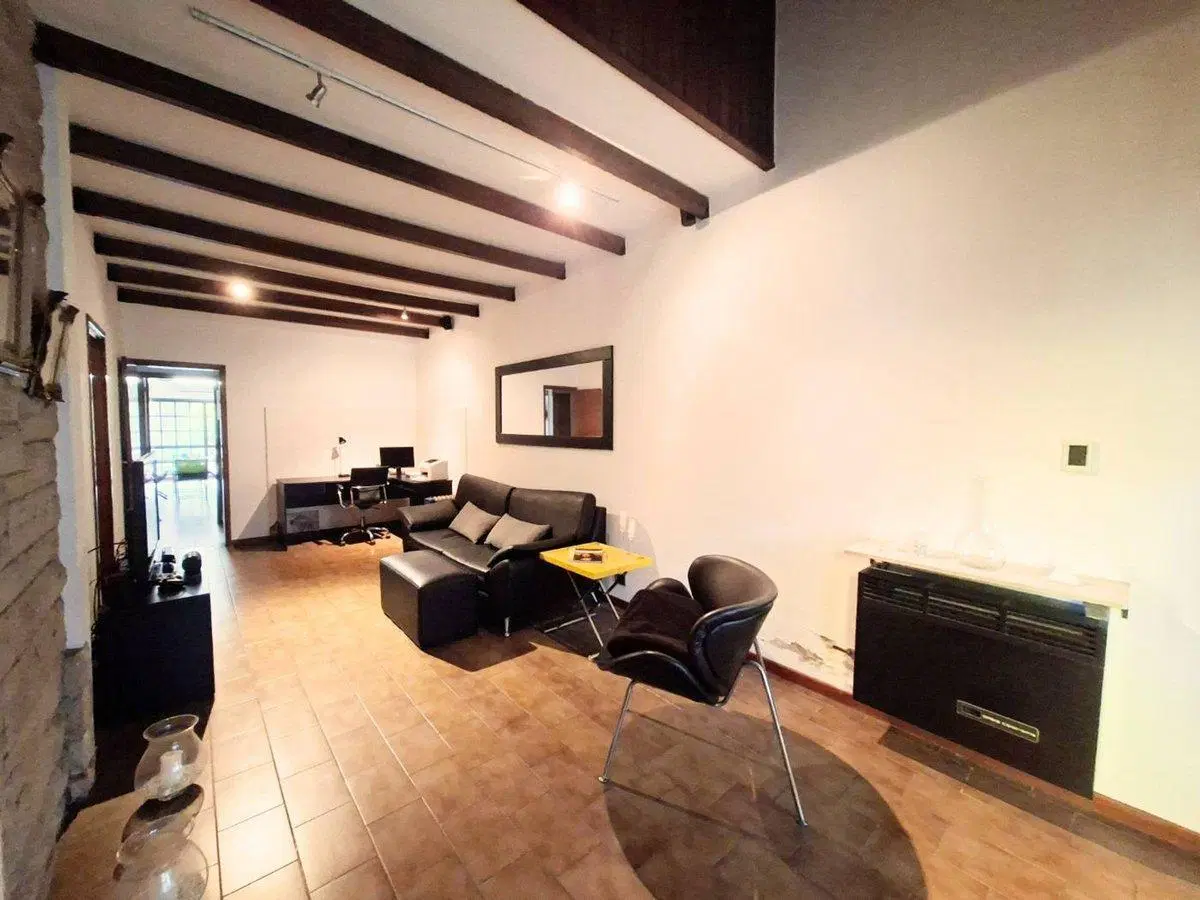VENTA CASA 4 AMB CON COCHERA Y PARQUE, QUILMES O. 4