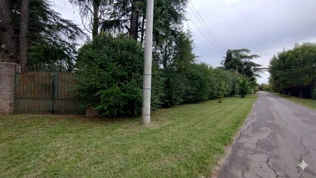 Venta Casa Quinta sobre un lote de 753 M2 Bosques 4