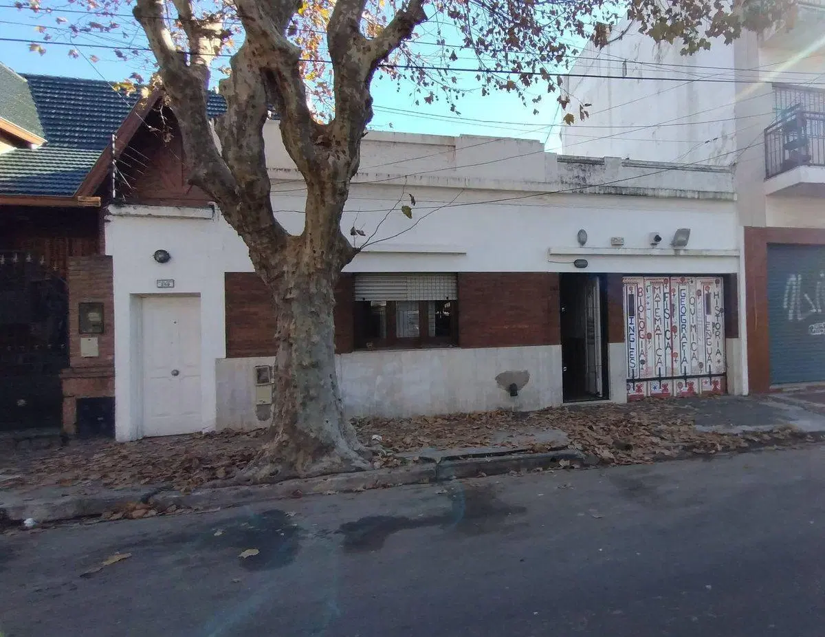 Venta Lote 10X43 M2 R2 p/inversión Bernal Centro 2