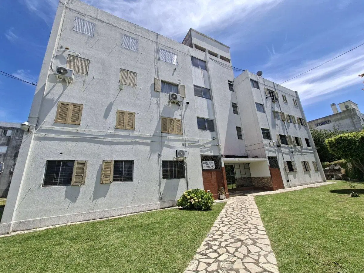 VENTA DEPTO 3 AMB BERNAL OESTE - APTO CREDITO 4
