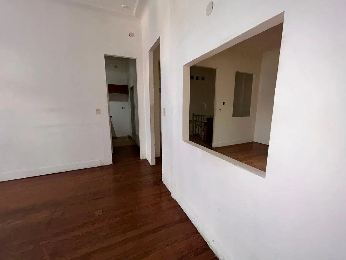 VENTA PH  con  LOCAL, 3 AMB BERNAL por escalera 2