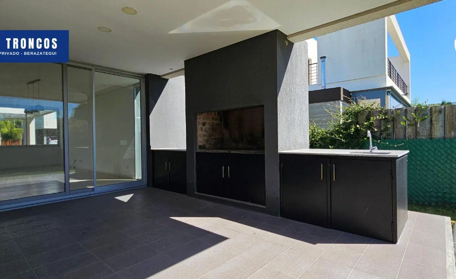 Casa 4 ambientes Venta Los Troncos 4
