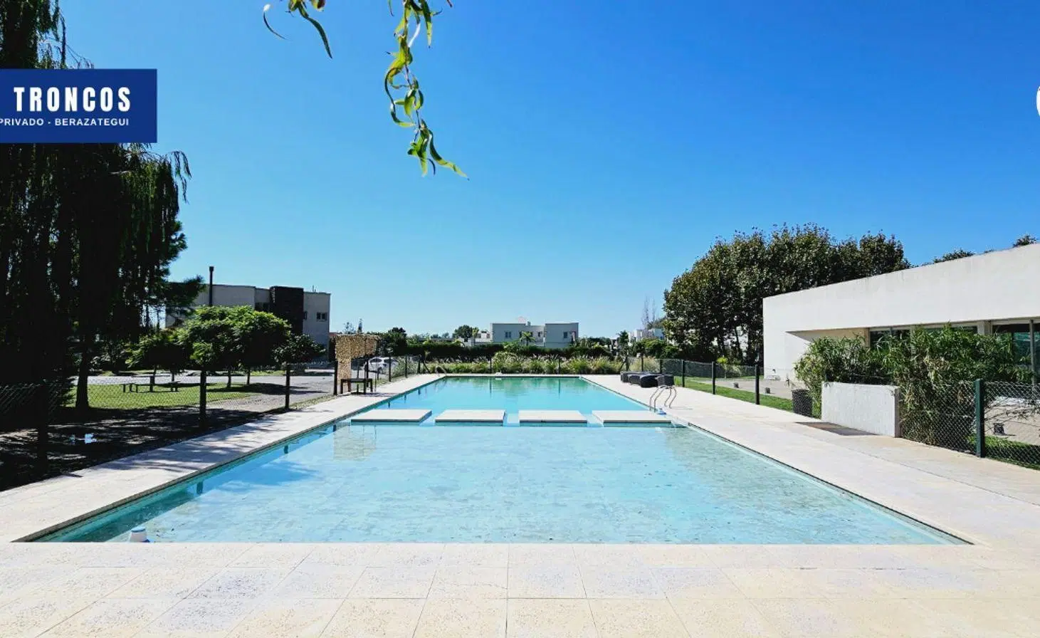 Casa 4 ambientes Venta Los Troncos 3