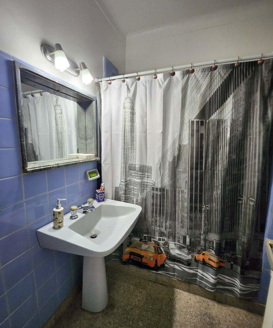 Foto de VENTA CASA 5 AMBIENTES PATIO COCHERA BERNAL, imagen 2