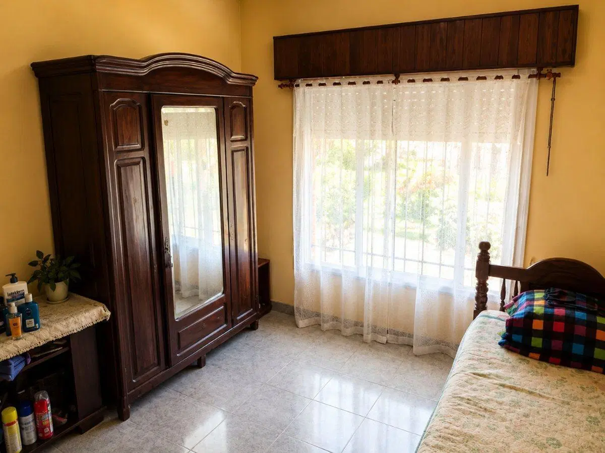 VENTA CASA DE 3 AMB. CON COCHERA BERAZATEGUI 2