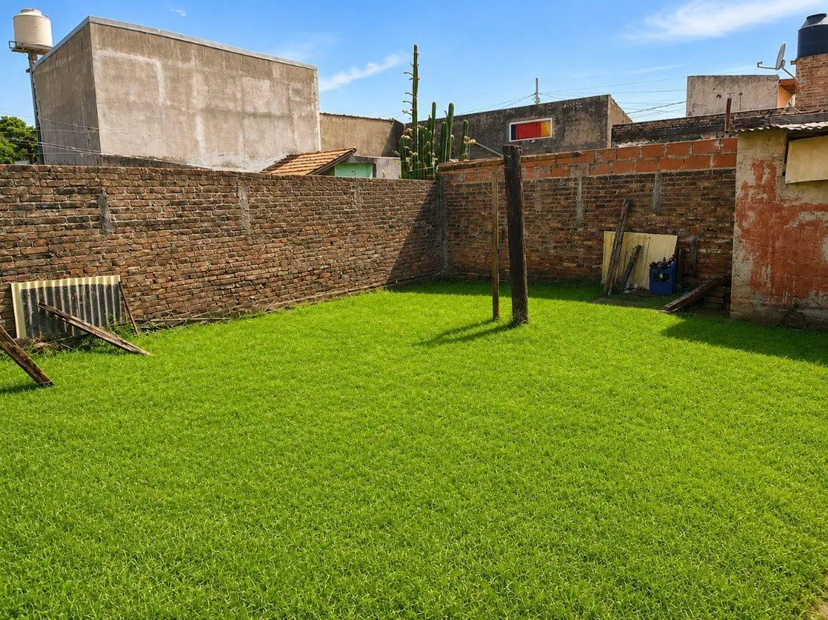 VENTA CASA DE 3 AMB. CON COCHERA BERAZATEGUI 4