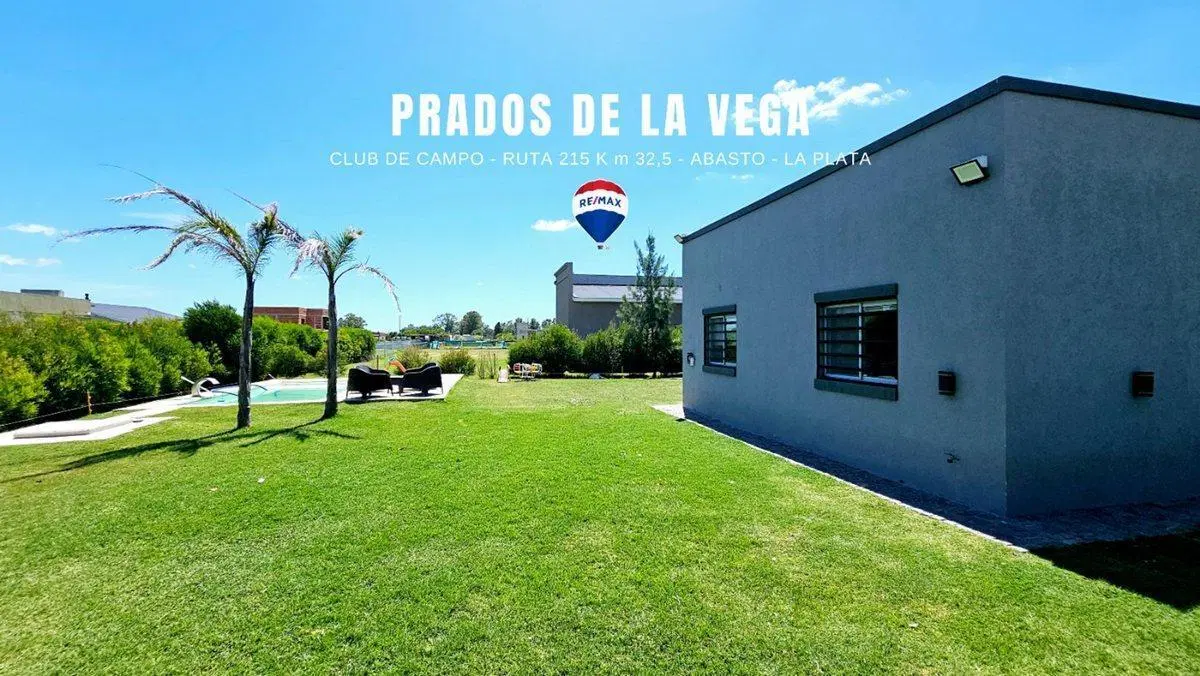 PRADOS DE LA VEGA  - VENTA CASA con Pileta 3