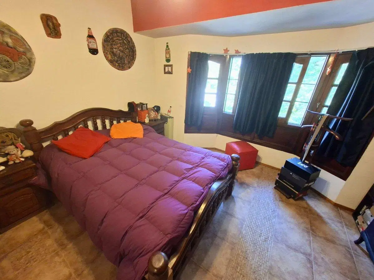 VENTA CASA TRIPLEX 4 AMB C/ COCHERA Y PATIO BERNAL 4